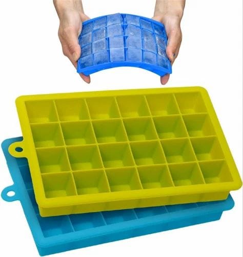 24-Cavity Silicone Ice Cube Tray with Lid - Image 1